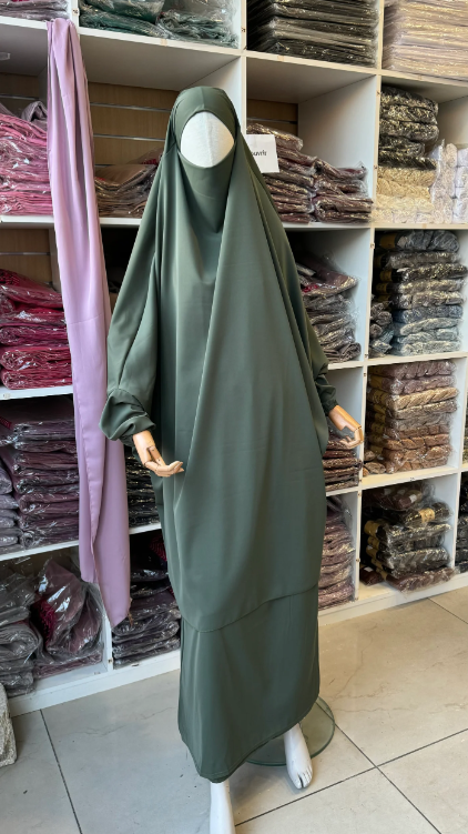 Ensemble jupe et khimar en soie de Médine